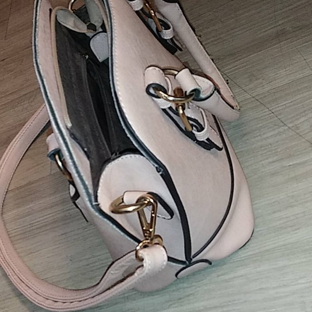 Purse - Picture 2 of 3